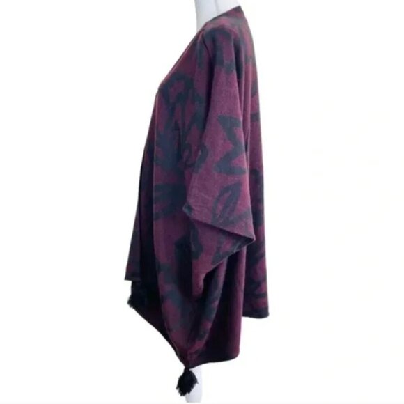 Cleobella Sevigny Capelet Poncho Cap Sweater Burgundy/Black One Size - Picture 10 of 11